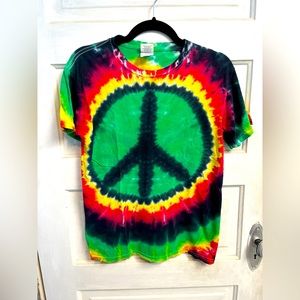 Tie dyed rasta colored peace sign tshirt